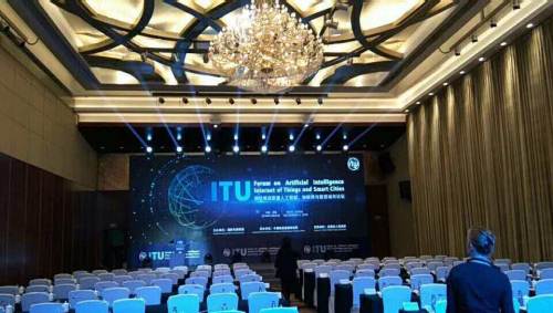 展會陪同翻譯價格是多少？不同語種有差異嗎？